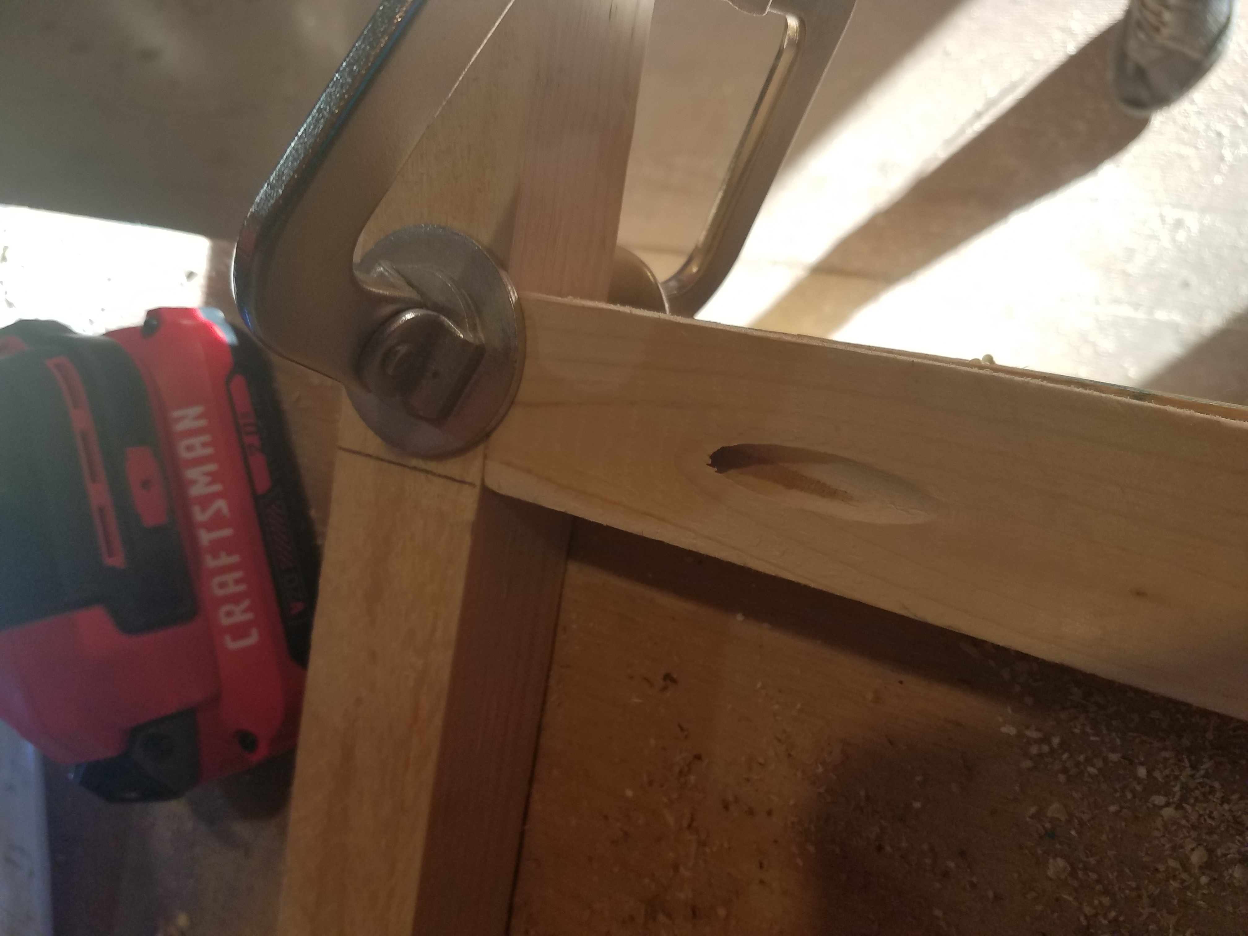 Clamping a joint on a wood project